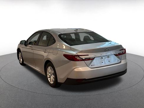 Used 2025 Toyota Camry LE image 11