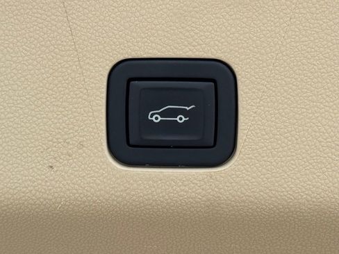 Certified 2023 Cadillac Escalade Premium Luxury w/ LPO, Floor Liner Package AWD/4WD image 38