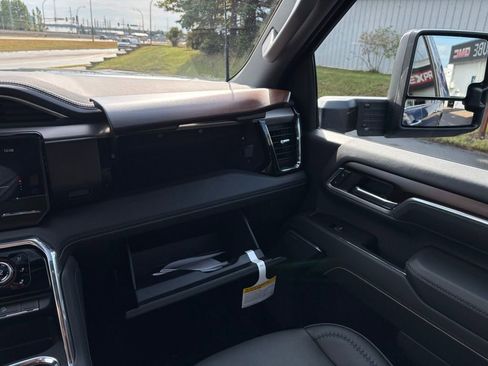 New 2026 GMC Sierra 2500 Denali w/ Denali Reserve Package image 16
