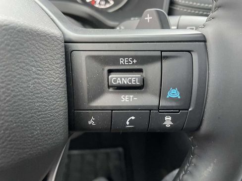 Used 2025 Nissan Rogue SV w/ SV Premium Package image 37