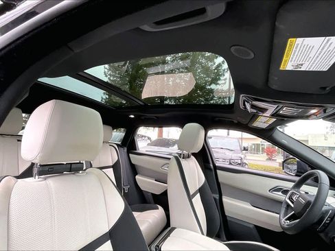 Used 2023 Land Rover Range Rover Velar R-Dynamic S image 24