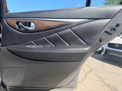 Used 2019 INFINITI Q50 Luxe w/ Essential Package (3.0T Luxe) AWD/4WD image 17
