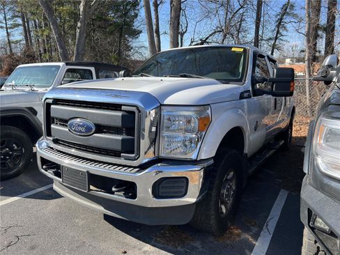 Used 2016 Ford F250 XL w/ Power Equipment Group image 2
