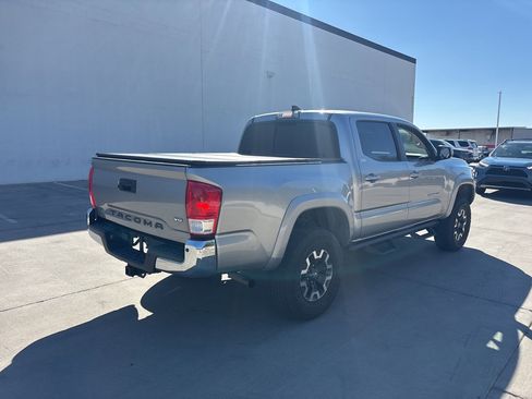 Used 2017 Toyota Tacoma SR5 w/ Tow Package image 3