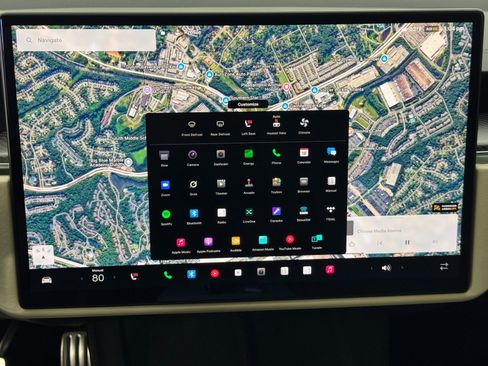 Used 2022 Tesla Model S Plaid image 25