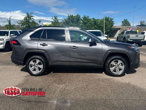 Used 2025 Toyota RAV4 XLE AWD/4WD image 9