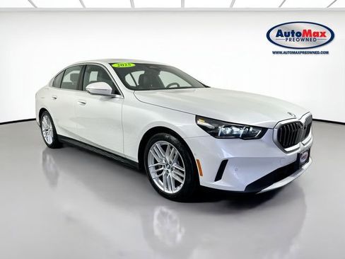Used 2025 BMW 530i xDrive image 1