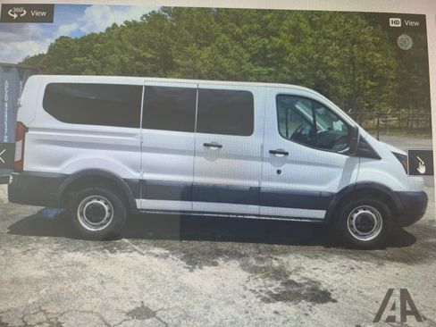 Used 2018 Ford Transit 150 XL RWD image 11