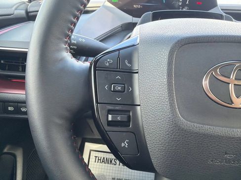 Used 2025 Toyota Prius Plug-In Hybrid FWD image 29