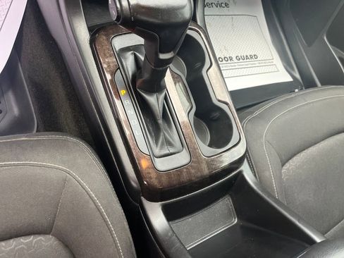 Used 2017 GMC Canyon SLE w/ SLE Convenience Package image 17