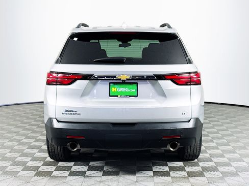 Used 2022 Chevrolet Traverse LT FWD image 7