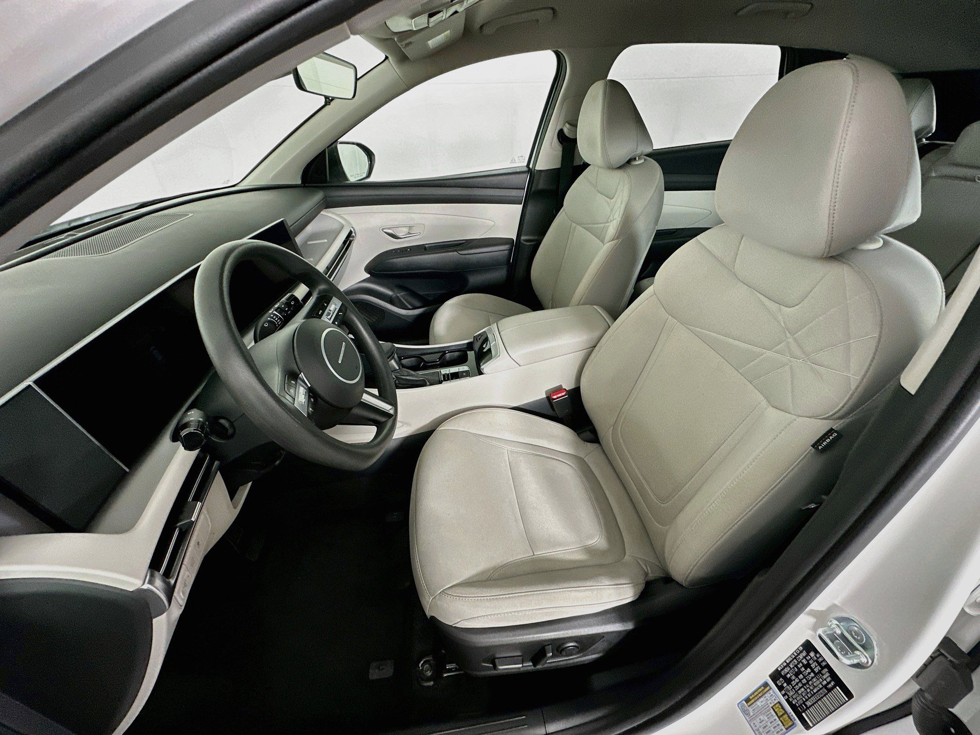 Used 2025 Hyundai Tucson SEL FWD image 13