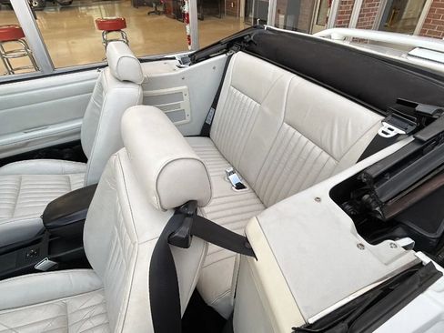 Used 1993 Ford Mustang LX RWD image 18