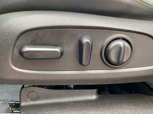 Used 2020 GMC Terrain SLT w/ Preferred Package image 16