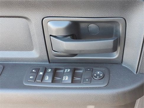 Used 2022 RAM 2500 Tradesman w/ Chrome Appearance Group image 18