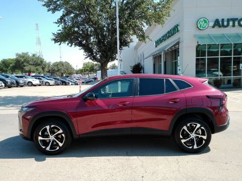 Used 2025 Chevrolet Trax RS w/ Driver Confidence Package FWD image 10