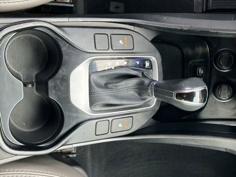 Used 2017 Hyundai Santa Fe Sport image 20