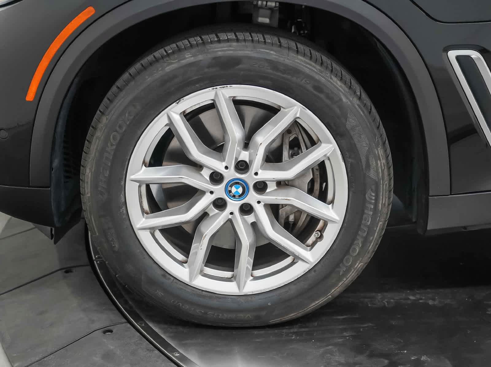 Used 2022 BMW X5 xDrive45e w/ Parking Assistance Package AWD/4WD image 13