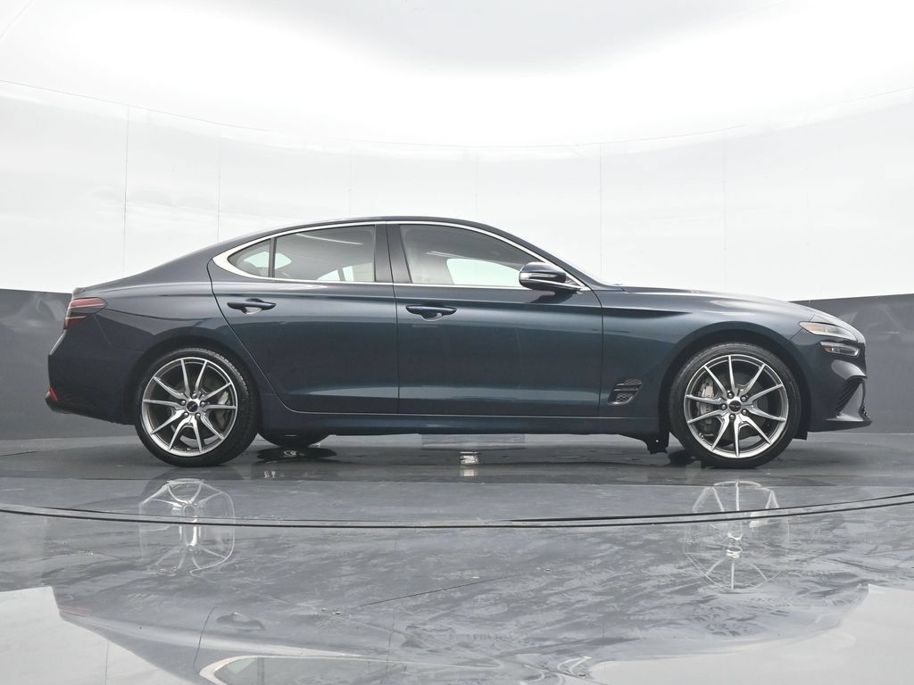 Used 2024 Genesis G70 2.5T RWD image 32