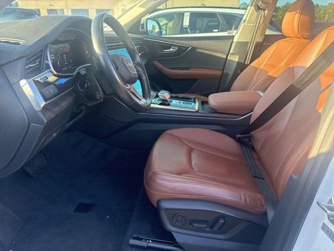 Used 2023 Audi Q8 Premium Plus AWD/4WD image 6