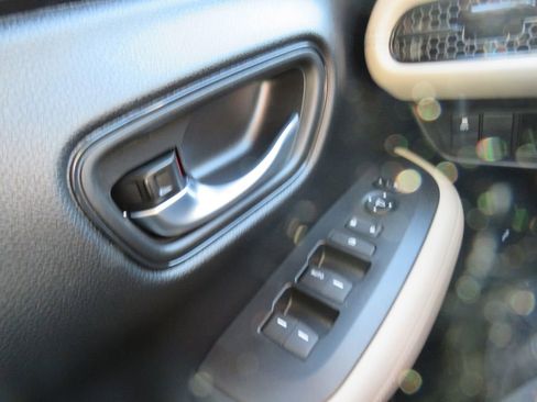 Used 2023 Honda HR-V LX image 21