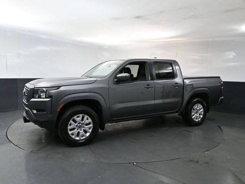 Used 2023 Nissan Frontier SV w/ Tow Package AWD/4WD image 2