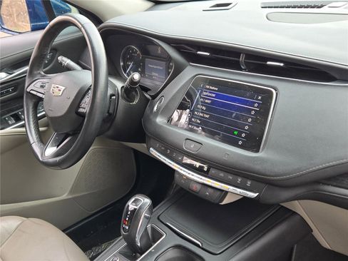 Used 2019 Cadillac XT4 Premium Luxury w/ Driver Awareness Package FWD image 6