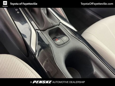 Used 2022 Toyota Corolla LE image 30