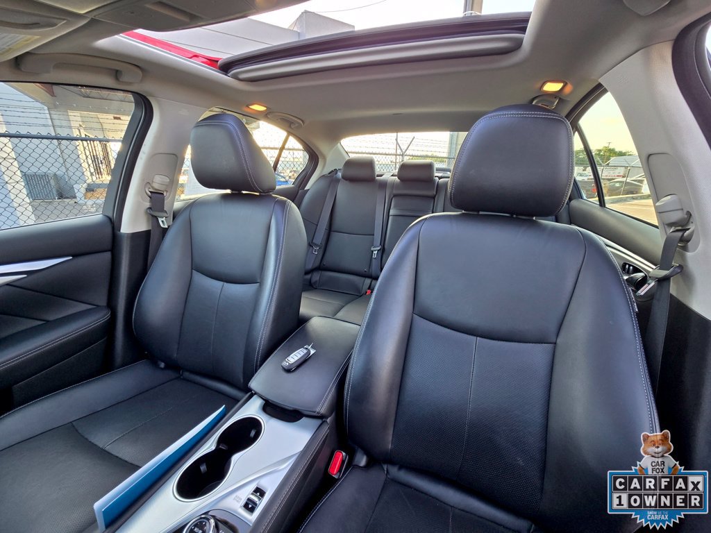Used 2023 INFINITI Q50 Luxe w/ Cargo Package RWD image 25