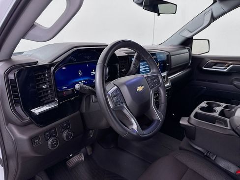 Used 2024 Chevrolet Silverado 1500 LT w/ Z71 Off-Road Package image 9