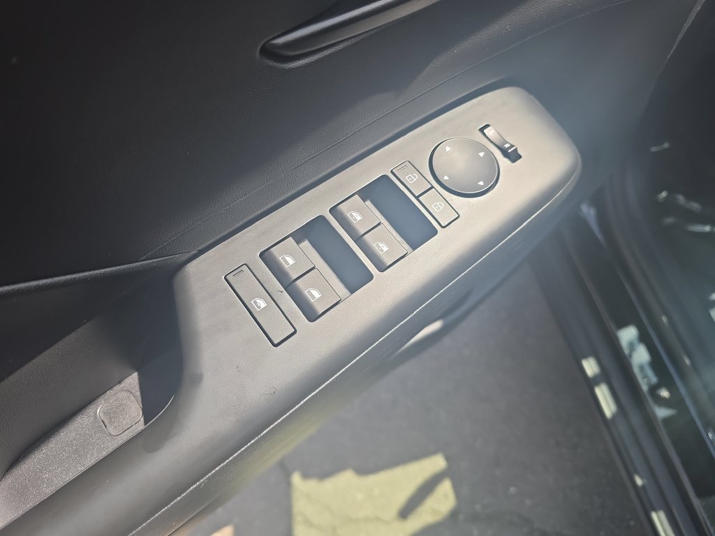 Used 2026 Hyundai Kona SEL Sport FWD image 11