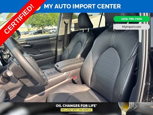 Certified 2025 Toyota Highlander XLE AWD/4WD image 13