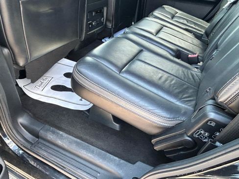 Used 2017 Ford Expedition Platinum AWD/4WD image 9