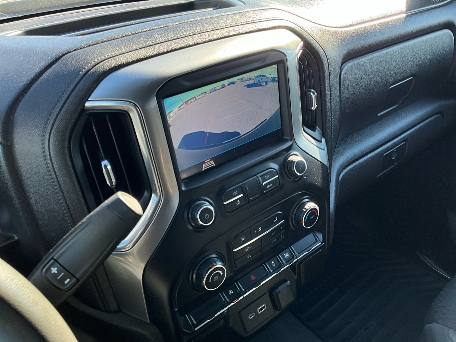 Used 2020 Chevrolet Silverado 1500 LT AWD/4WD image 18
