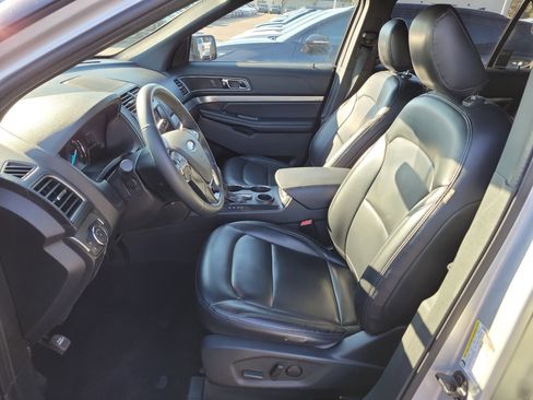 Used 2019 Ford Explorer XLT w/ Equipment Group 202A image 22