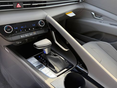 New 2026 Hyundai Elantra Blue image 13