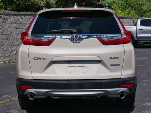 Used 2019 Honda CR-V Touring image 6