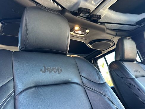 Used 2019 Jeep Wrangler Unlimited Sahara w/ Quick Order Package 24M Moab image 17