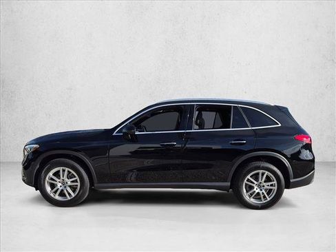 Used 2025 Mercedes-Benz GLC 300 image 8