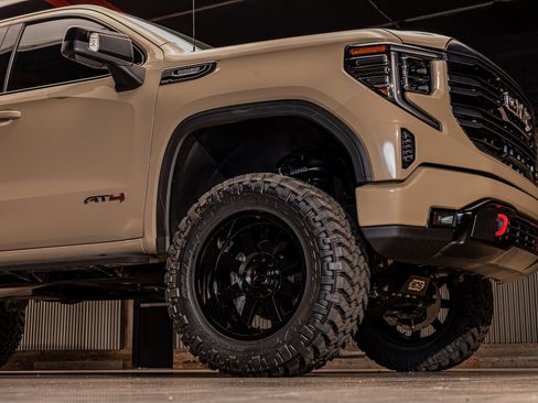 Used 2022 GMC Sierra 1500 AT4 image 13