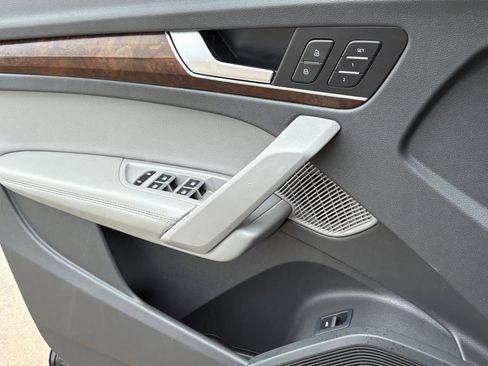 Used 2019 Audi Q5 2.0T Premium Plus w/ Premium Plus Package image 26