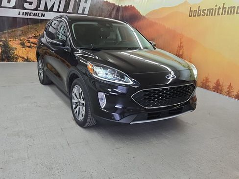 Used 2022 Ford Escape Titanium image 1