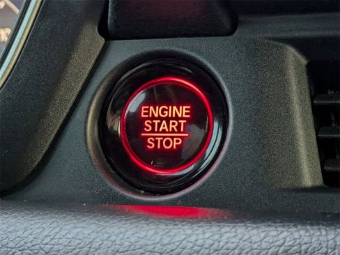 Used 2025 Honda Pilot Black Edition image 31