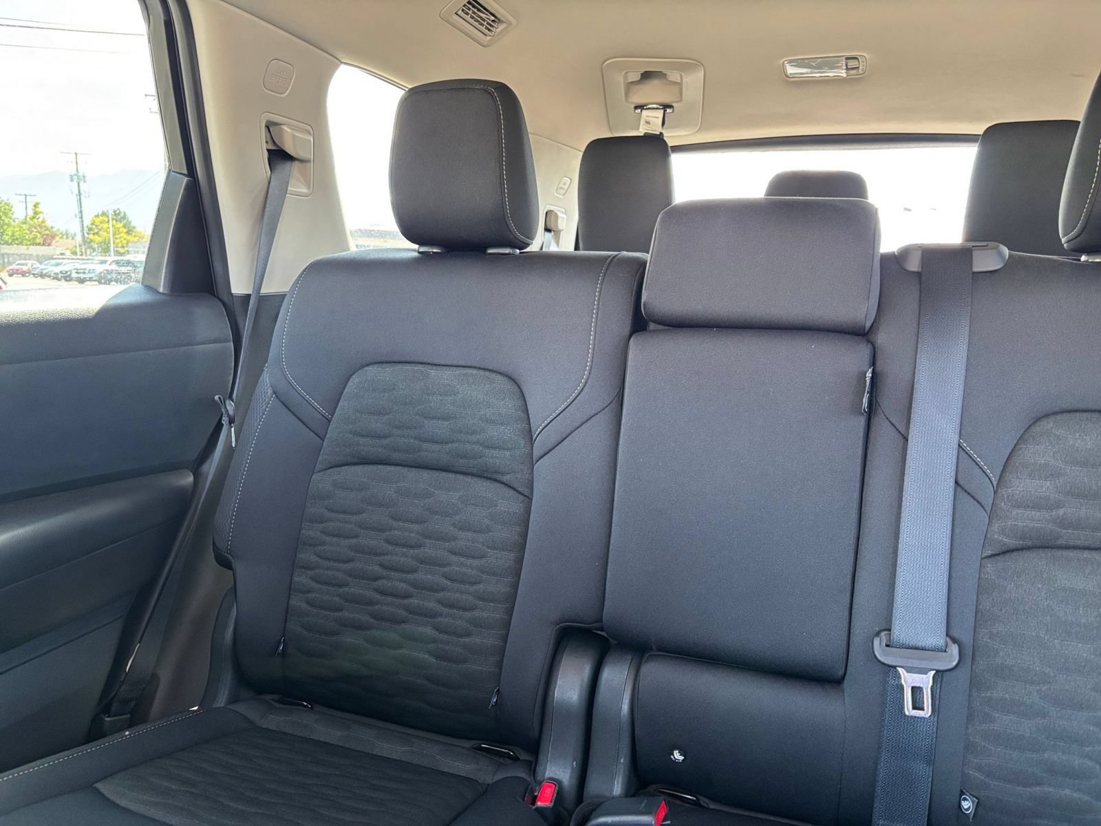Used 2025 Nissan Pathfinder SV FWD image 41