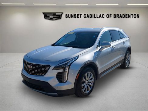 Used 2020 Cadillac XT4 Premium Luxury w/ Cold Weather Package image 8