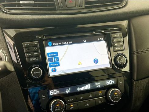 Used 2017 Nissan Rogue SL AWD/4WD image 15