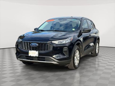 Used 2025 Ford Escape Active w/ Cold Weather Package image 2