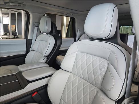 New 2025 Lincoln Navigator L Black Label w/ Black Label Special Edition image 15