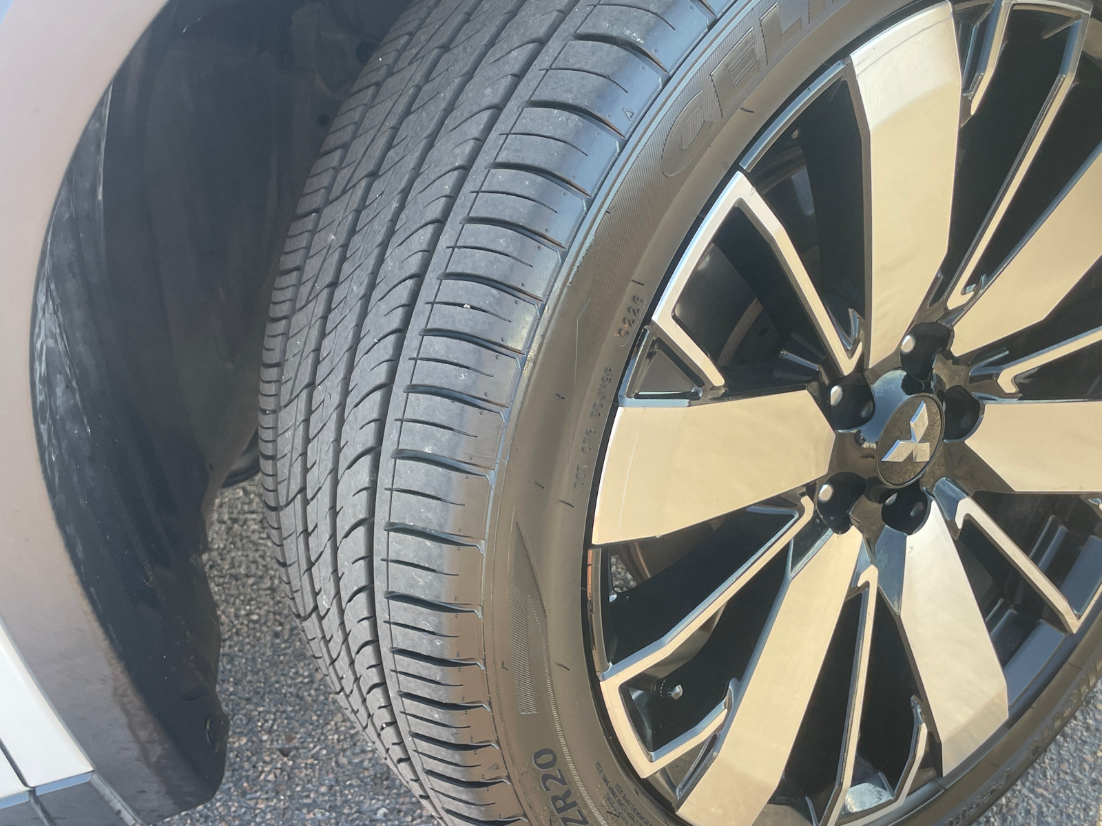 Used 2025 Mitsubishi Outlander SE AWD/4WD image 9