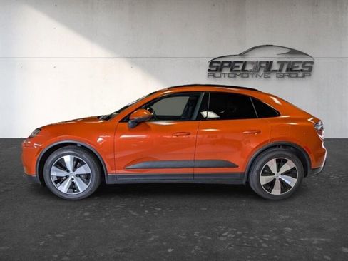 Used 2024 Porsche Macan 4 Electric w/ Sport Chrono Package AWD/4WD image 7